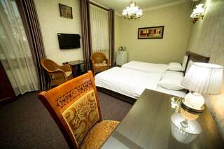 Отель Grand Hotel Бишкек Двухместный номер Делюкс с 2 отдельными кроватями-1