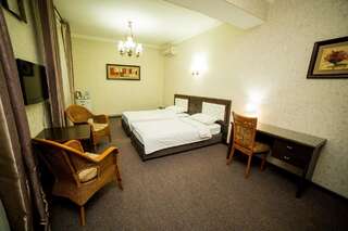 Отель Grand Hotel Бишкек Двухместный номер Делюкс с 2 отдельными кроватями-2