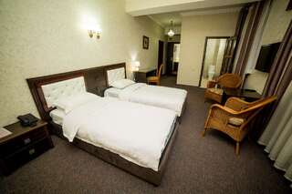 Отель Grand Hotel Бишкек Двухместный номер Делюкс с 2 отдельными кроватями-3